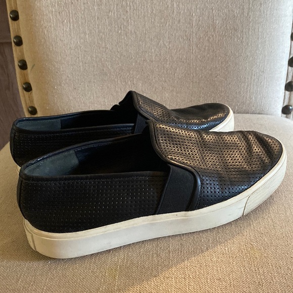 Vince. Leather Slip On Textured Sneakers Flats Black Size 6 - Picture 1 of 11